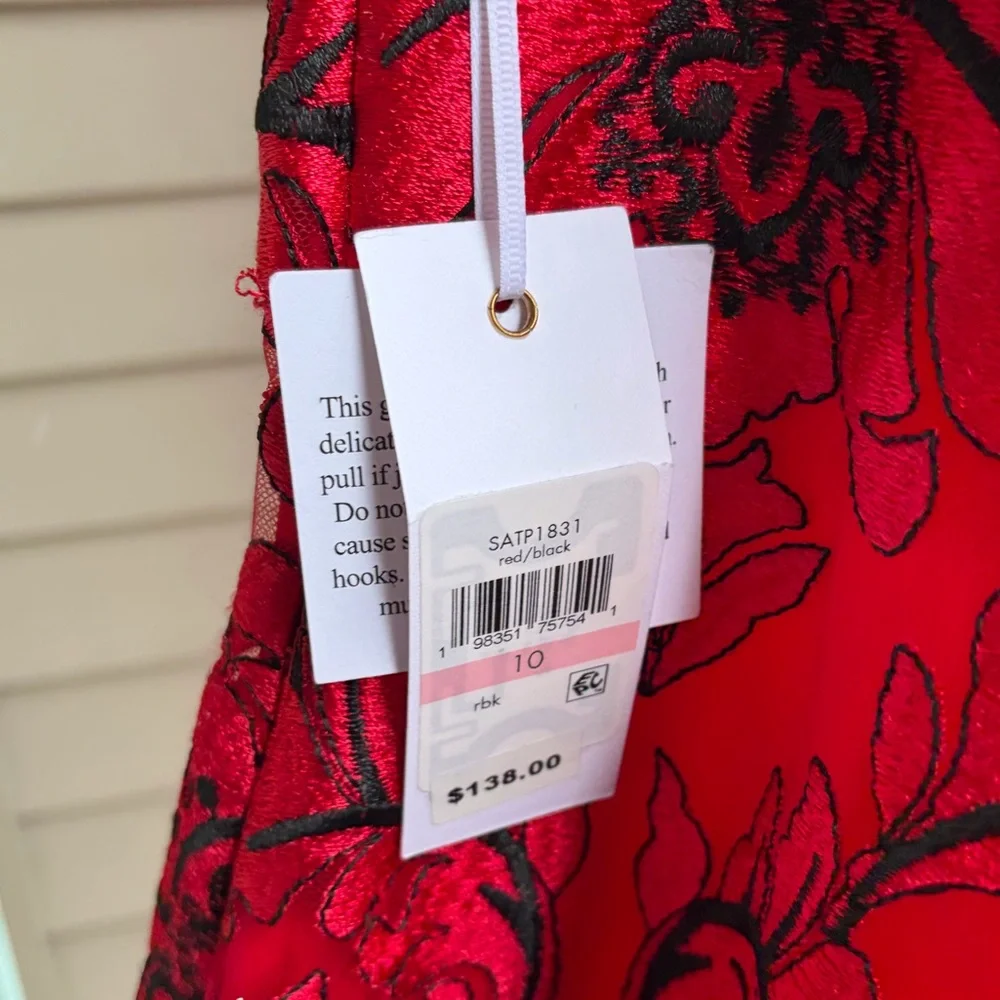 🆕SIENA RedBlack Floral Jacquard Mini Dress Size 10 Fitted Cocktail Party Holiday - Picture 12 of 14